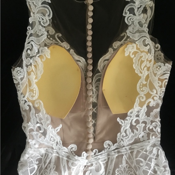 Wedding Dress ‘Viola’ by Designer Watters, Size 0 - Picture 13 of 16